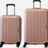 ©TROLLEYZ - Bali No.22 - Kofferset 2 Delig - 55cm+78cm Met TSA Slot - Dubbele Wielen - 360° Spinners - 100% ABS - Reiskoffers In Cosmopolitan Pink 2 ©TROLLEYZ - Bali No.22 - Kofferset 2 Delig - 55cm+78cm Met TSA Slot - Dubbele Wielen - 360° Spinners - 100% ABS - Reiskoffers In Cosmopolitan Pink -Bagage24 Winkel 1200x1087