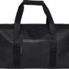 Rains Sporttas 27 Liter - Zwart -Bagage24 Winkel 1200x935