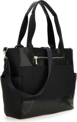 Guess Reistas / Weekendtas - 32 X 44 X 7 Cm - 10 Liter - Eco Gemma - Zwart -Bagage24 Winkel 758x1200 4