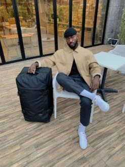 Eastpak TRANVERZ M Reiskoffer (67 X 35.5 X 30 Cm) - Black -Bagage24 Winkel 900x1200 12