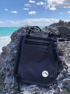 Groene Berg Nektasje - Reistas - Paspoorthouder Met RFID Blokkering - Reisportemonnee - Grijs -Bagage24 Winkel 900x1200 16