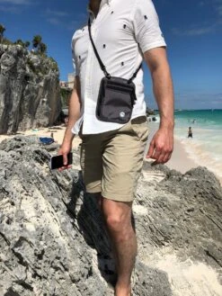 Groene Berg Nektasje - Reistas - Paspoorthouder Met RFID Blokkering - Reisportemonnee - Grijs -Bagage24 Winkel 900x1200 17